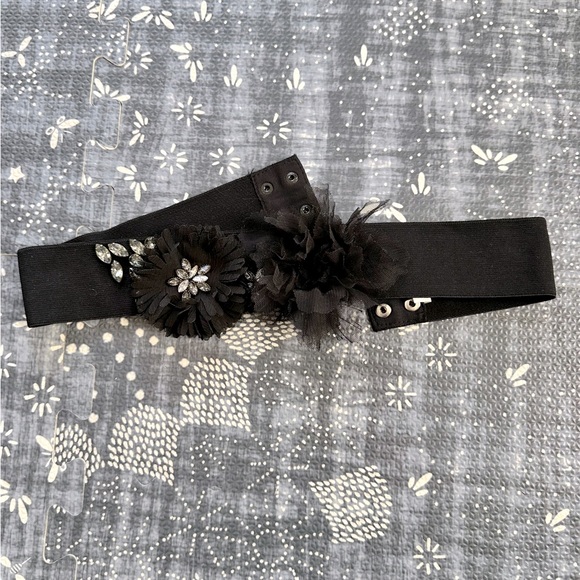 J. Crew Embelleished Black Elastic Waist Belt Small - Picture 1 of 6
